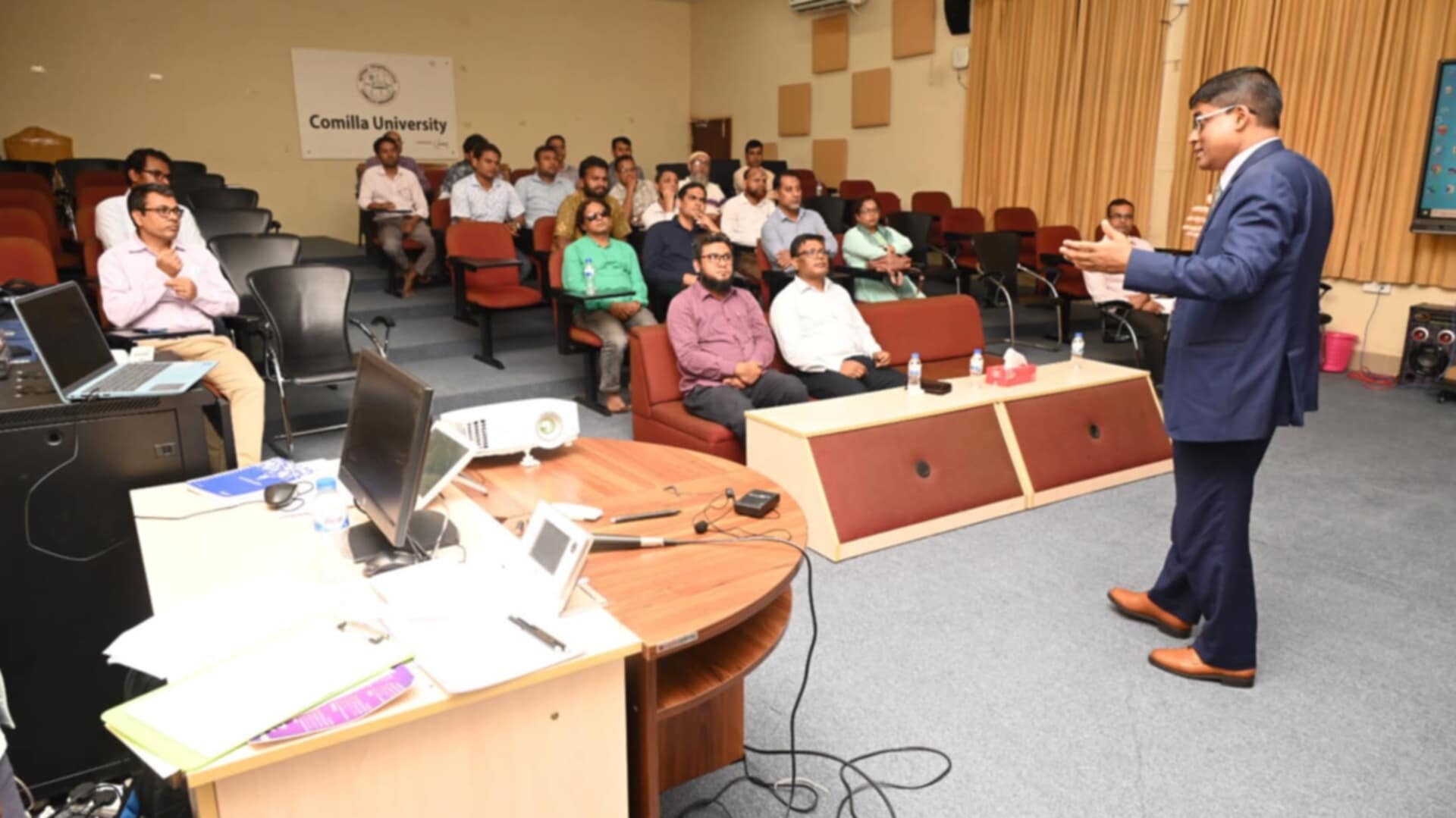 আইকিউএসির সেমিনার বয়কট করলো কুবি শিক্ষক সমিতি