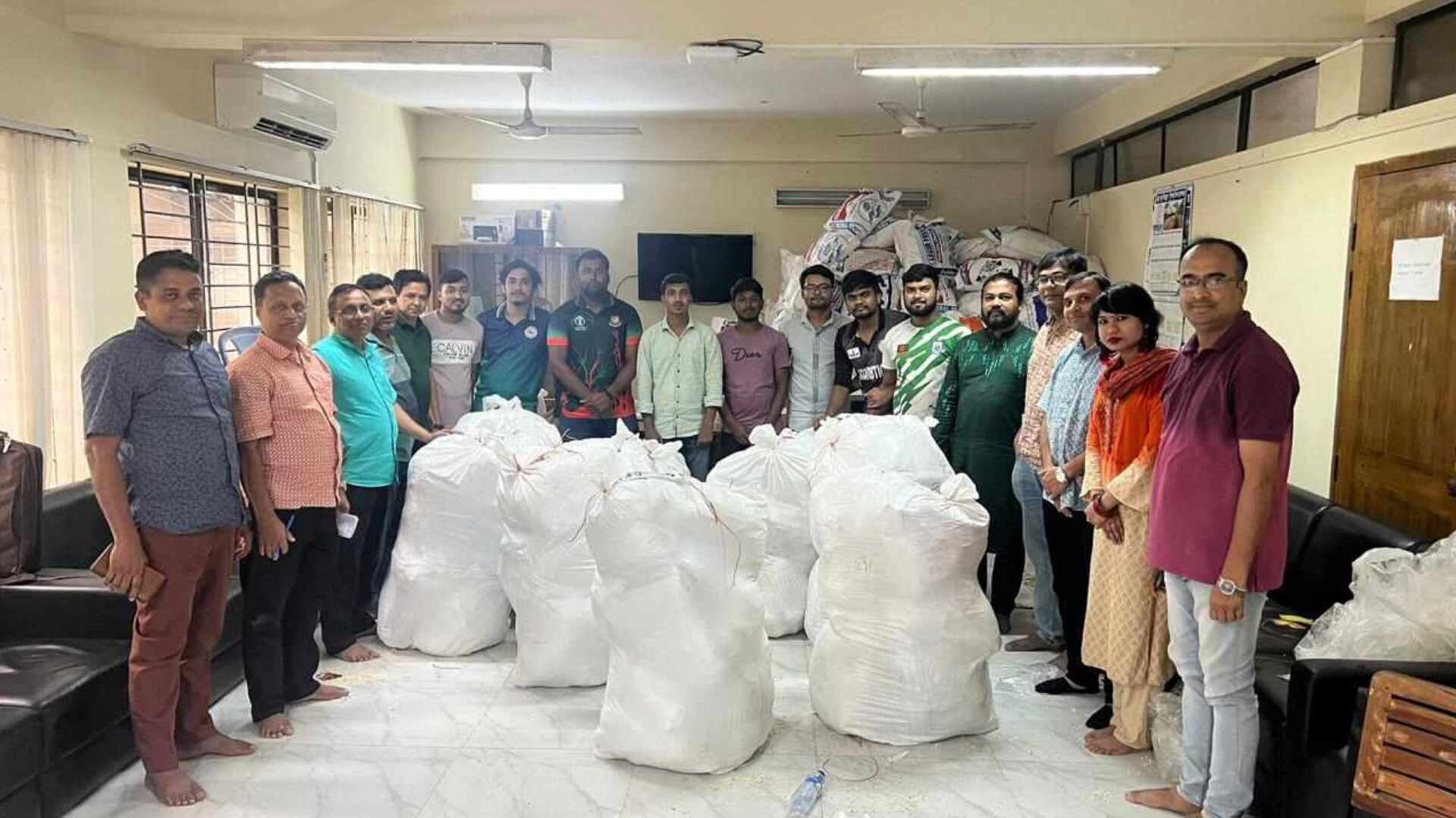বন্যার্তদের সহায়তায় প্রস্তুত কুবি শিক্ষক সমিতি