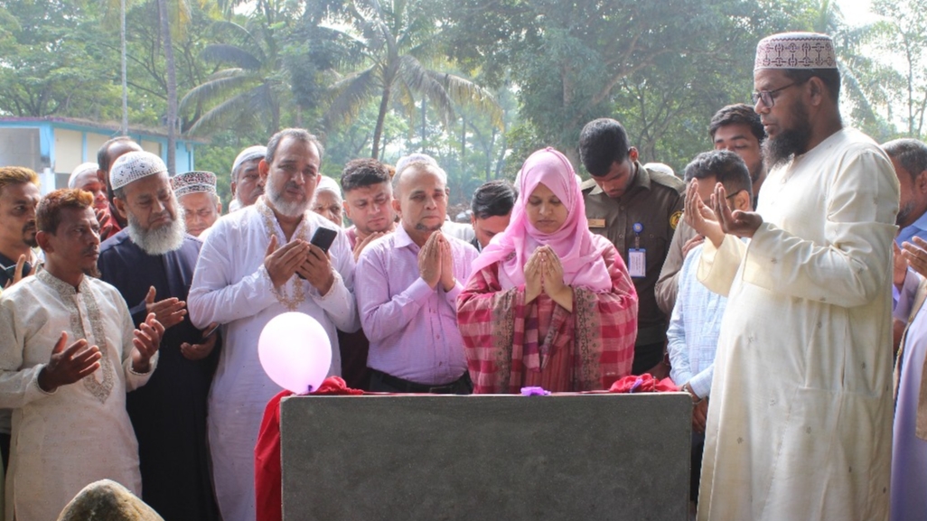 চান্দিনায় মাদ্রাসার একাডেমিক ভবনের ভিত্তি প্রস্তর স্থাপন