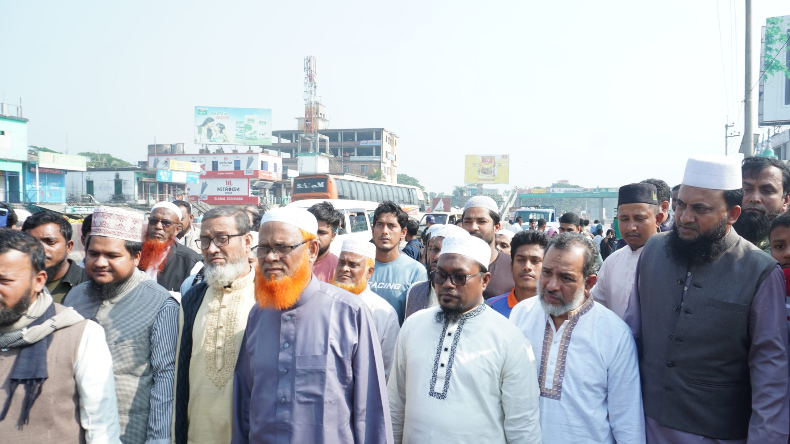 চান্দিনায় অগ্নিকাণ্ডের ঘটনাস্থল পরিদর্শন করলেন জেলা জামায়াত নেতৃবৃন্দ