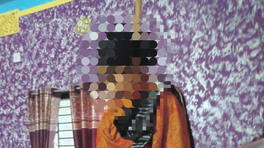 চান্দিনায় গলায় ফাঁস দিয়ে তিন সন্তানের জননীর আত্মহত্যা