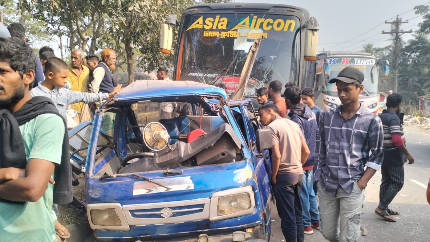 চান্দিনায় মারুতির পেছনে বাসের ধাক্কায় শিশুর মৃত্যু,অন্তঃসত্ত্বা মা হাসপাতালে