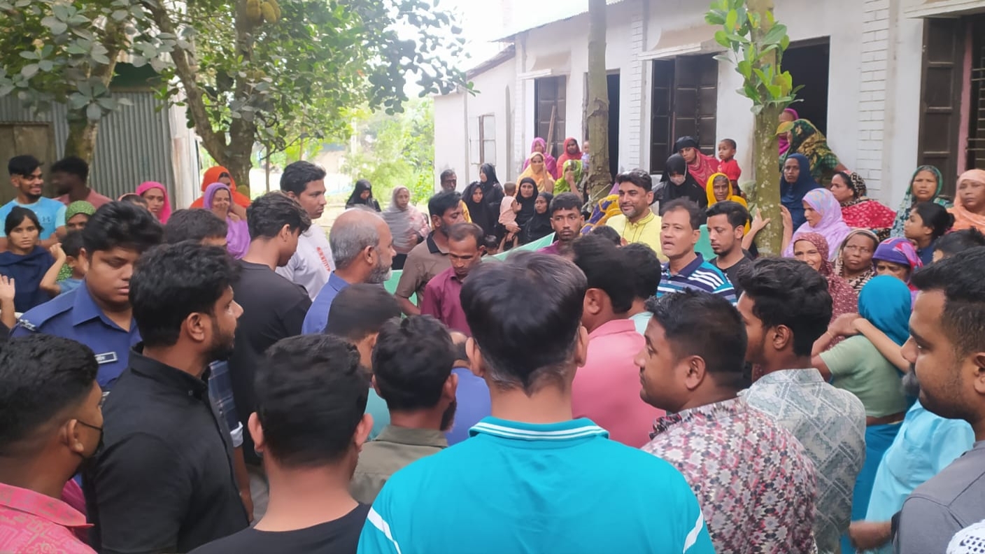 তিতাসে ছেলের শ্বাশুড়ীর মামলার ভয়ে মায়ের আত্মহত্যা