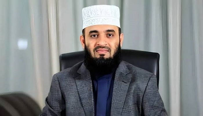 প্রাথমিক বিদ্যালয়ে ইসলাম ধর্ম শিক্ষক নিয়োগ উপেক্ষা, সঙ্গীত শিক্ষক নিয়োগে আজহারীর নিন্দা