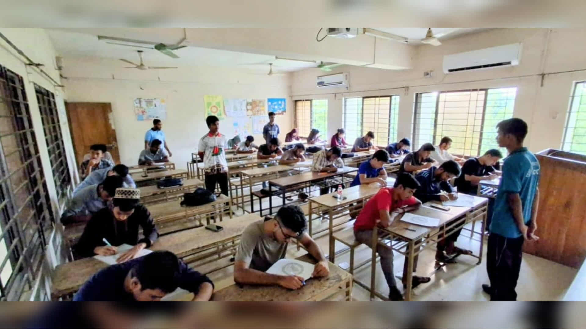 কুবি বিএনসিসি প্লাটুনে নবীন ক্যাডেটদের লিখিত পরীক্ষা অনুষ্ঠিত