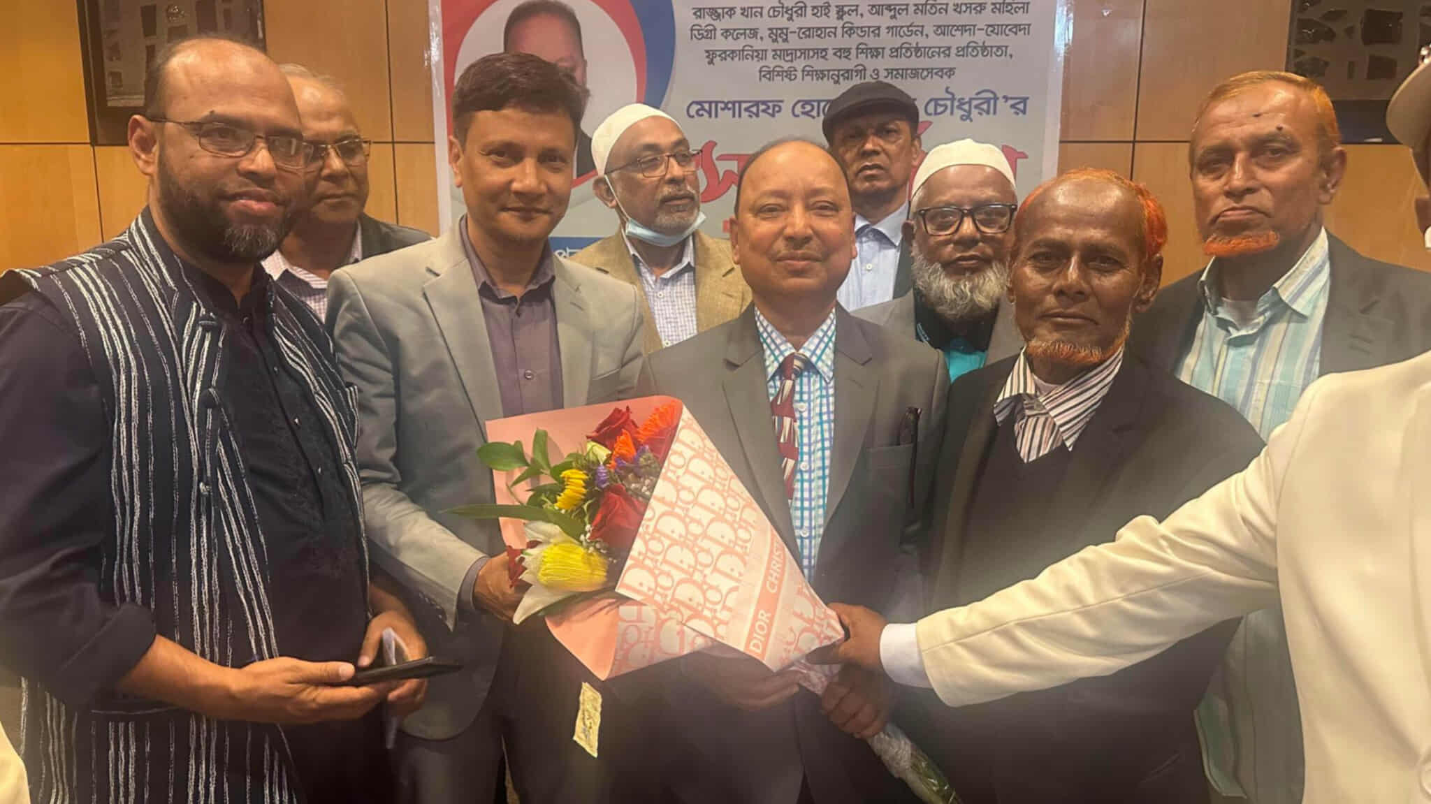 নিউইয়র্কে মোশাররফ চৌধুরীকে প্রবাসী ফোরামের সম্বর্ধনা
