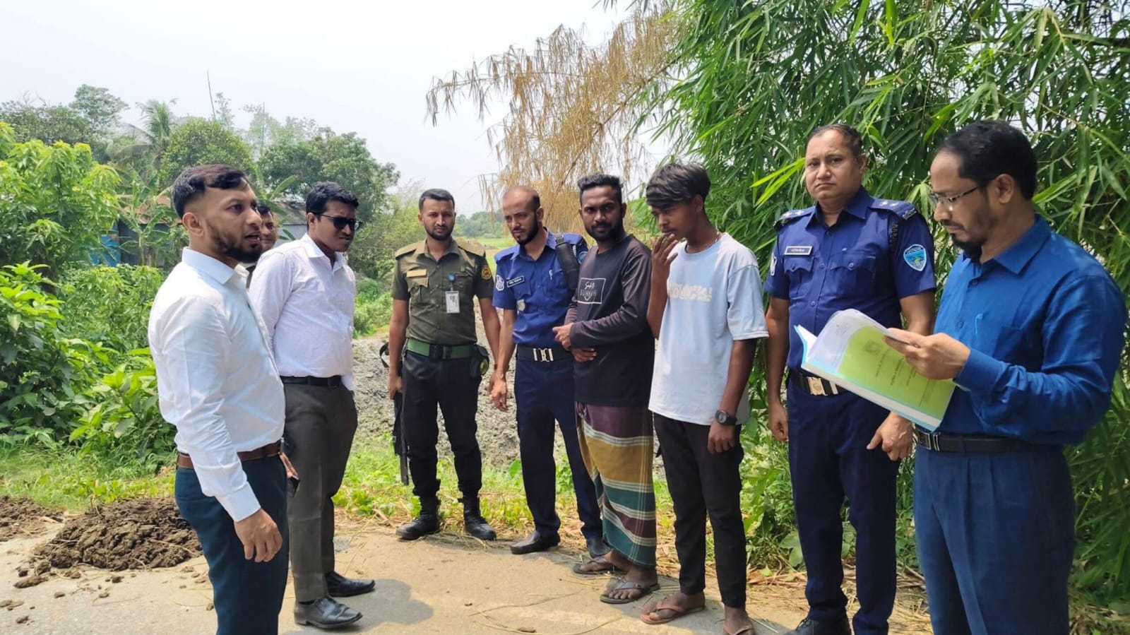 মুরাদনগরে কৃষিজমি রক্ষায় প্রশাসনের কঠোর পদক্ষেপ: লক্ষাধিক টাকা জরিমানা ও সরকারি খাল উদ্ধার